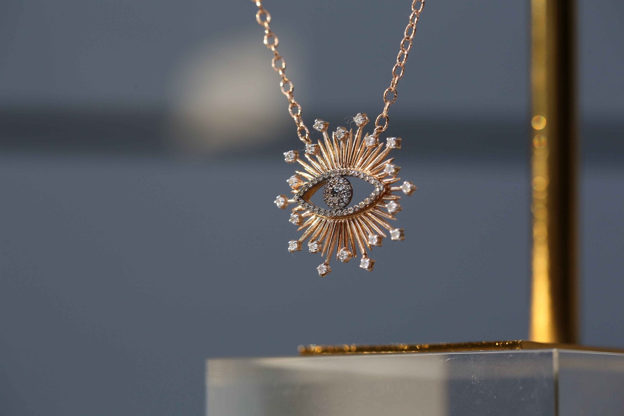 Debut Eye Diamond  Necklace